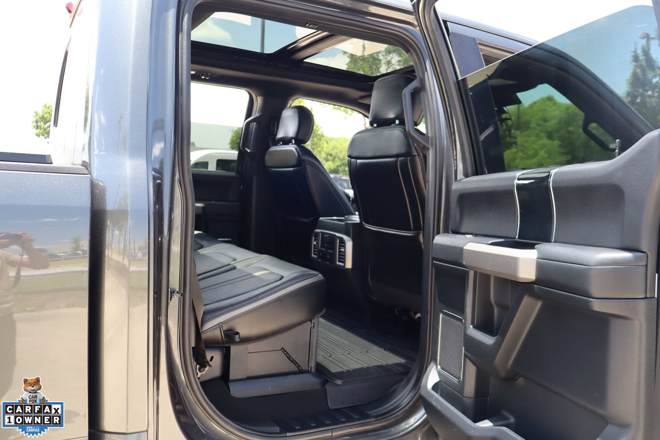 Used 2020 Ford F250 Platinum w/ FX4 Off-Road Package AWD/4WD image 29
