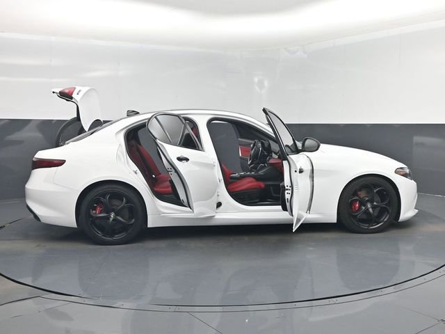 Used 2021 Alfa Romeo Giulia Ti Sport image 59