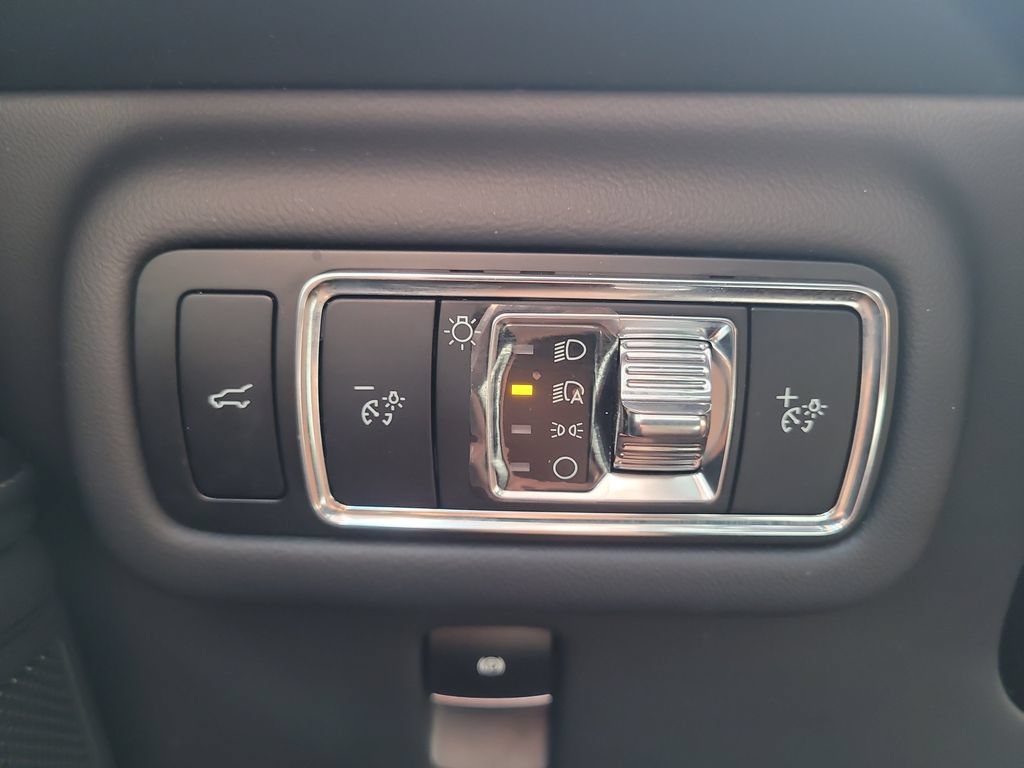 Certified 2024 Lincoln Nautilus Premier w/ Jet Appearance Package AWD/4WD image 30