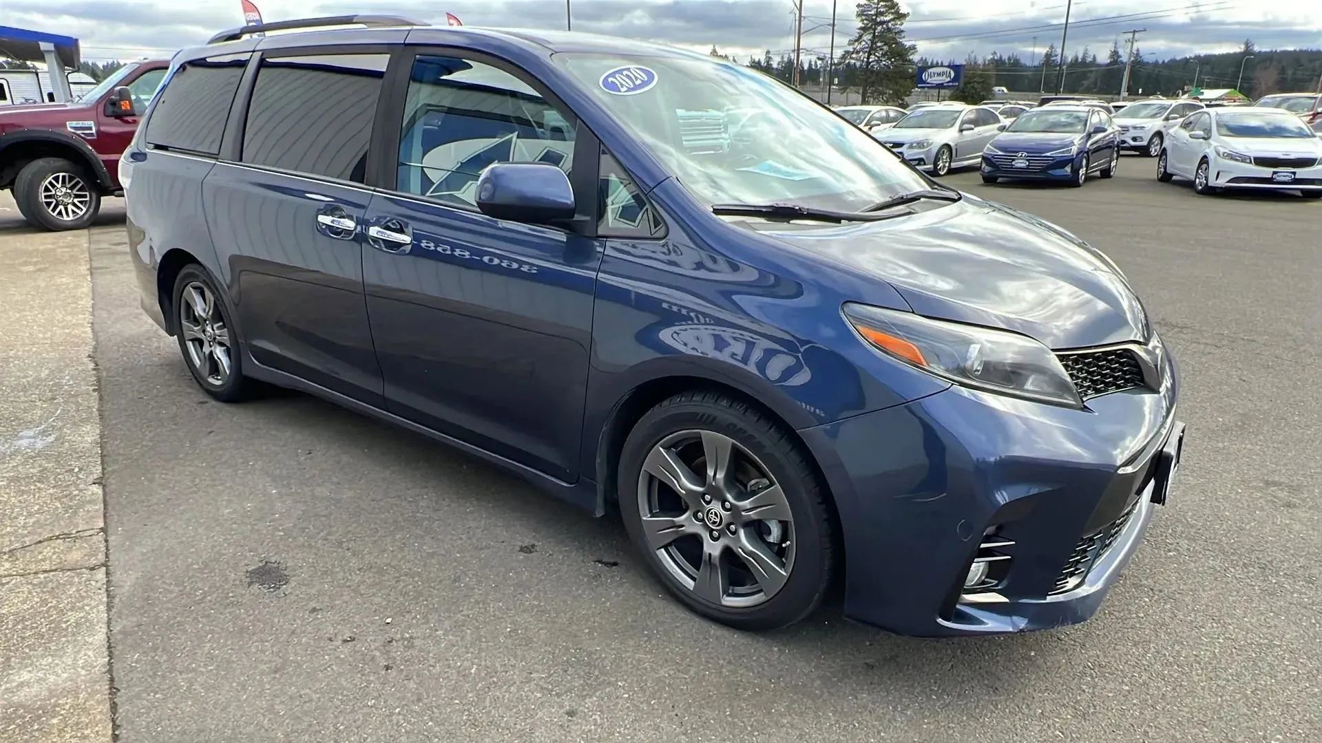 Used 2020 Toyota Sienna SE FWD image 3