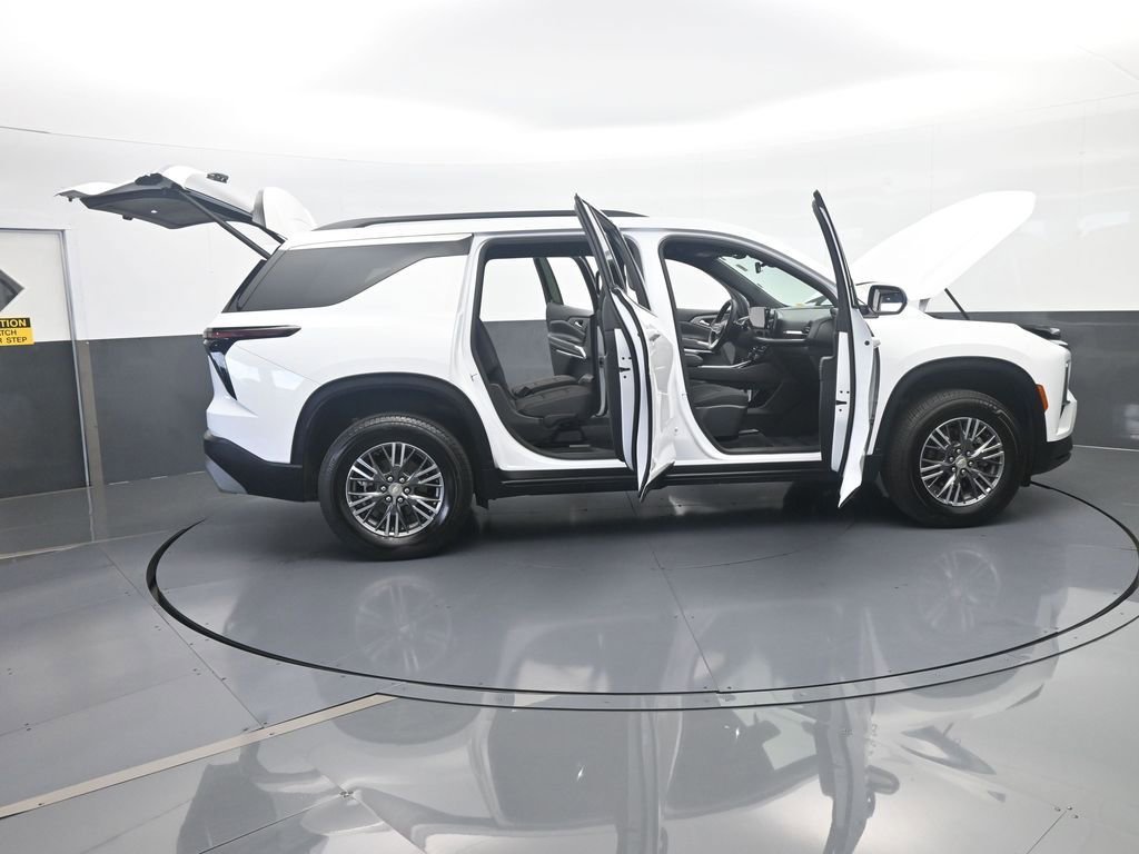 Used 2025 Chevrolet Traverse LT FWD image 71