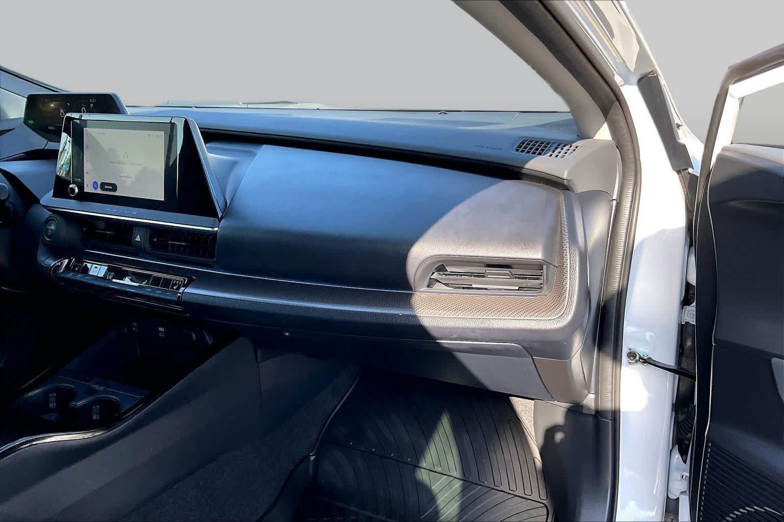 Certified 2026 Toyota Prius XLE FWD image 18