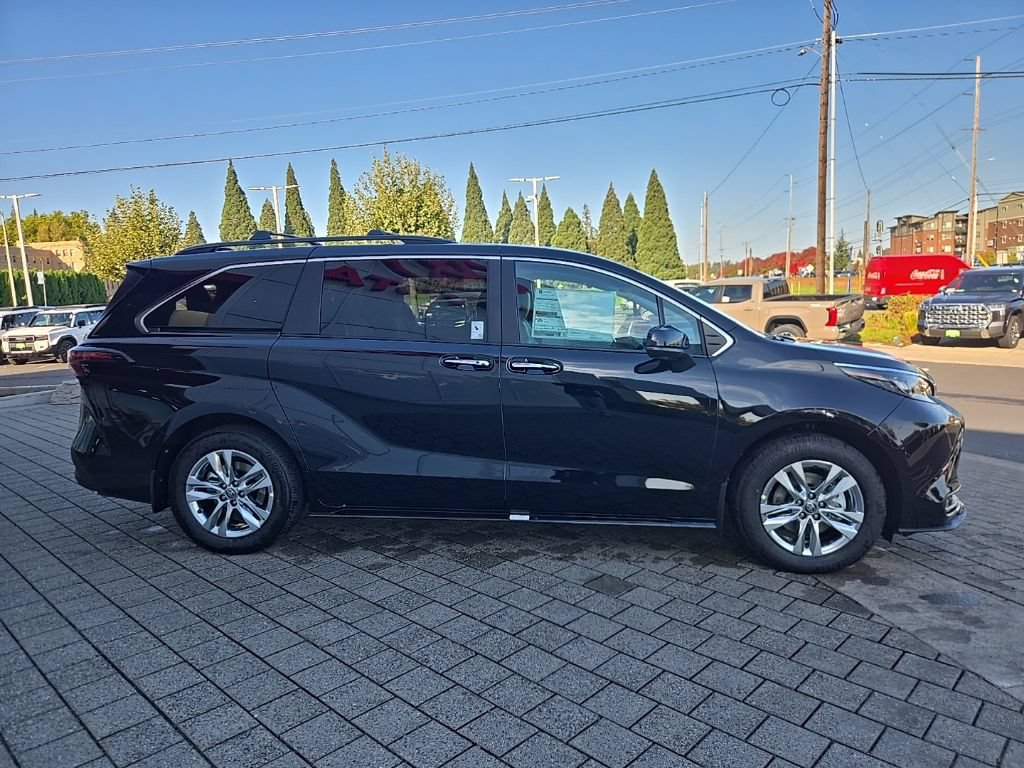 New 2026 Toyota Sienna XLE AWD/4WD image 6