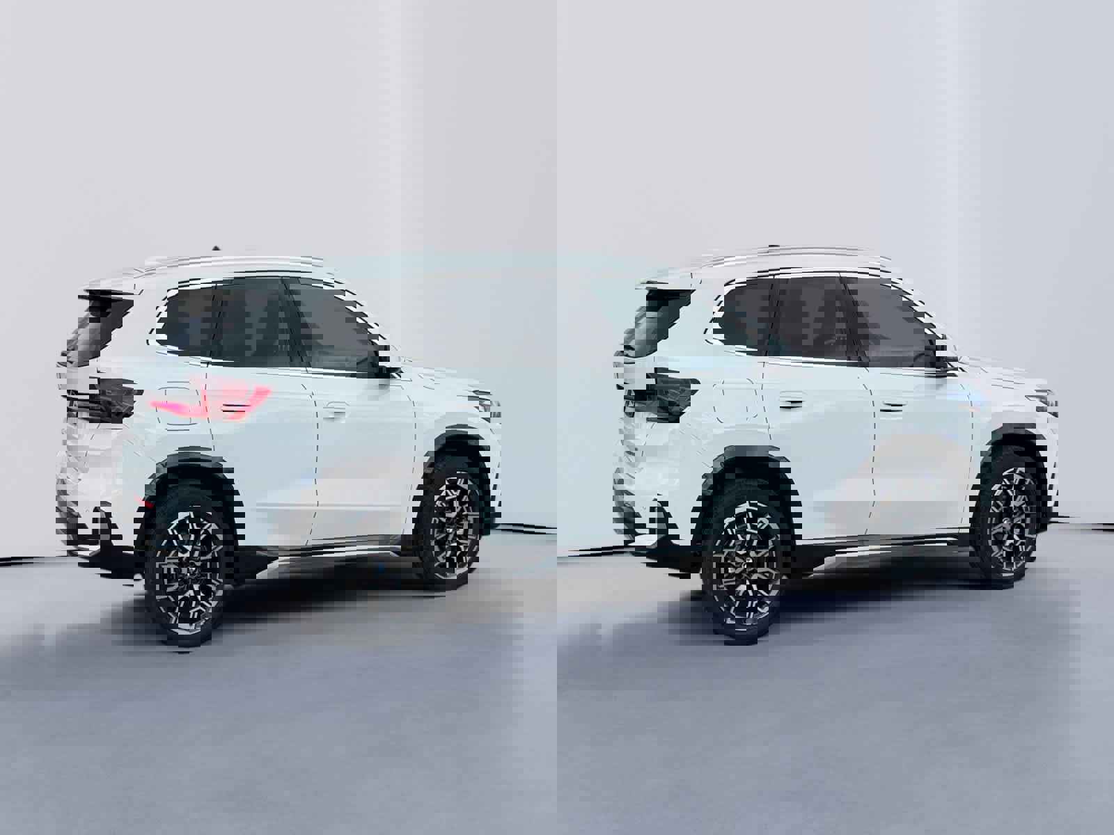 New 2026 BMW X1 xDrive28i w/ Technology Package image 3