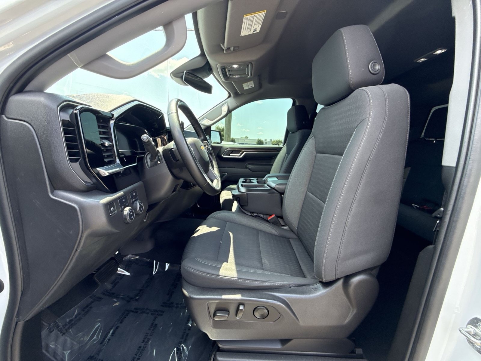 Used 2023 Chevrolet Silverado 1500 LT AWD/4WD image 13