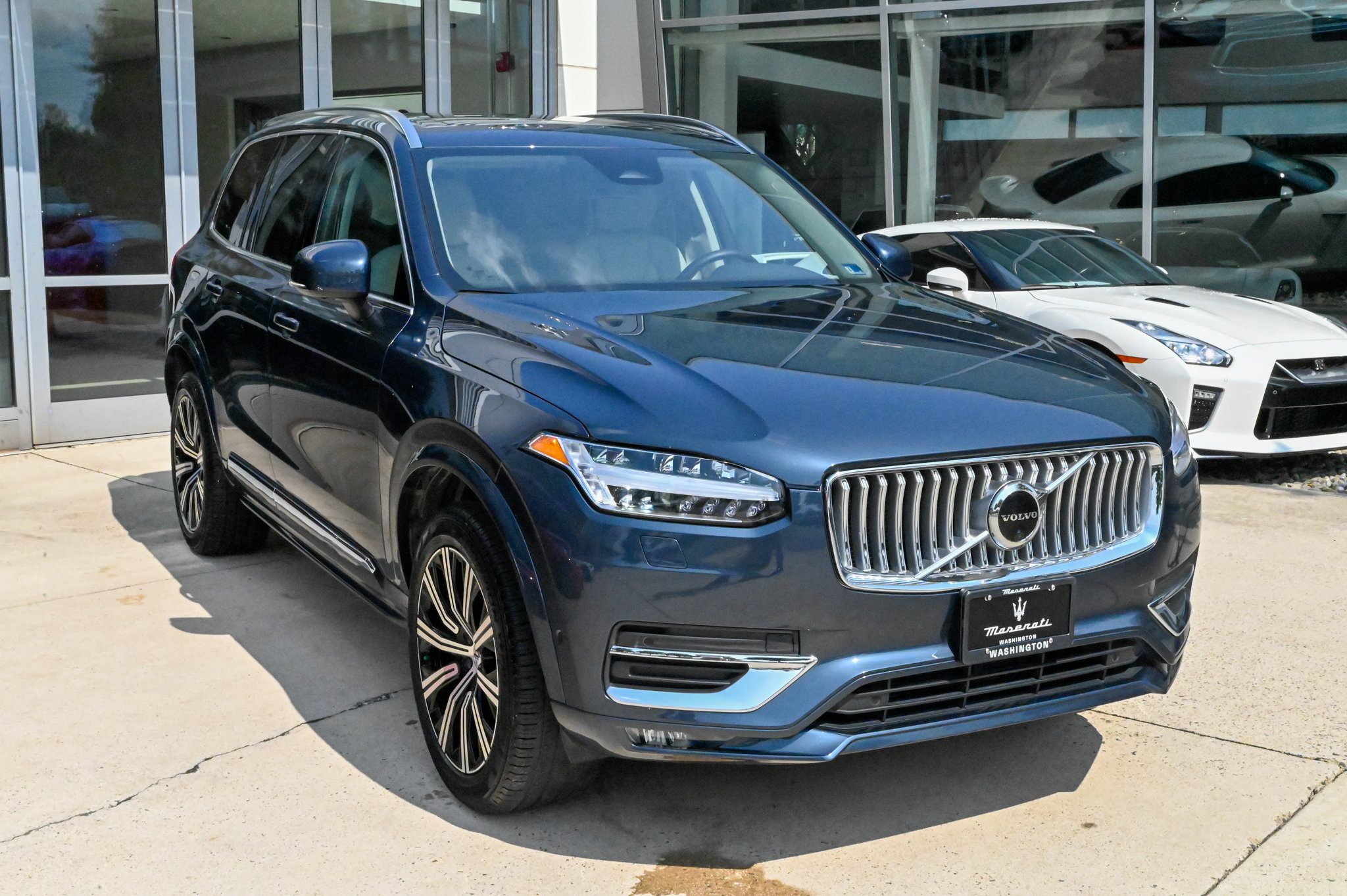 Used 2023 Volvo XC90 B6 Plus AWD/4WD image 3