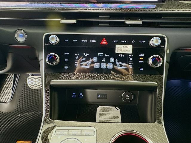 New 2026 Genesis GV80 3.5T e-SC AWD/4WD image 14