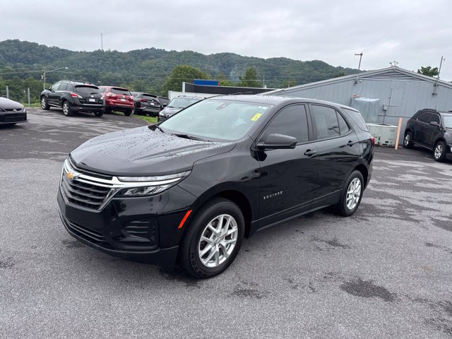 Used 2023 Chevrolet Equinox LS AWD/4WD image 4