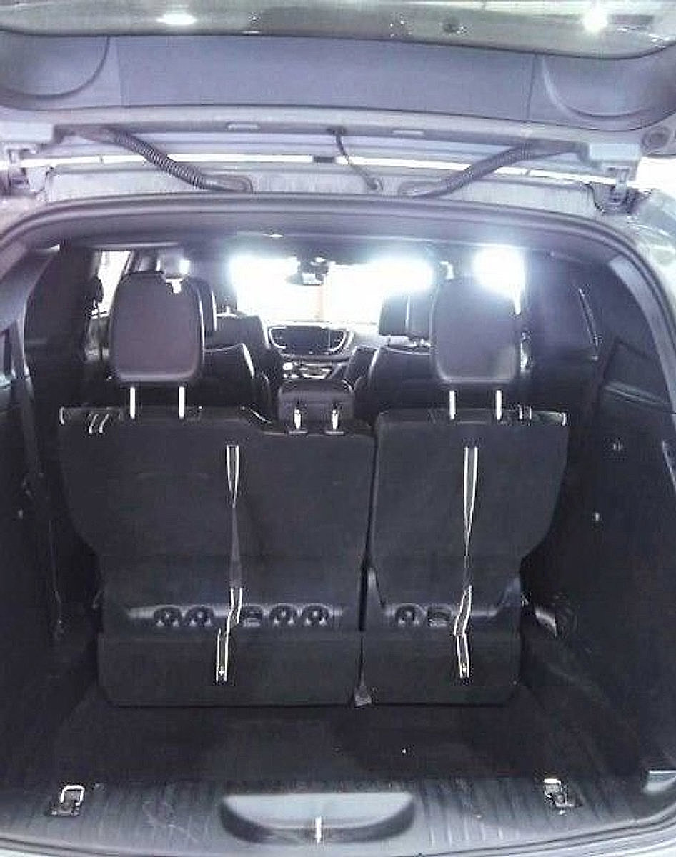 Used 2025 Chrysler Pacifica Limited image 16