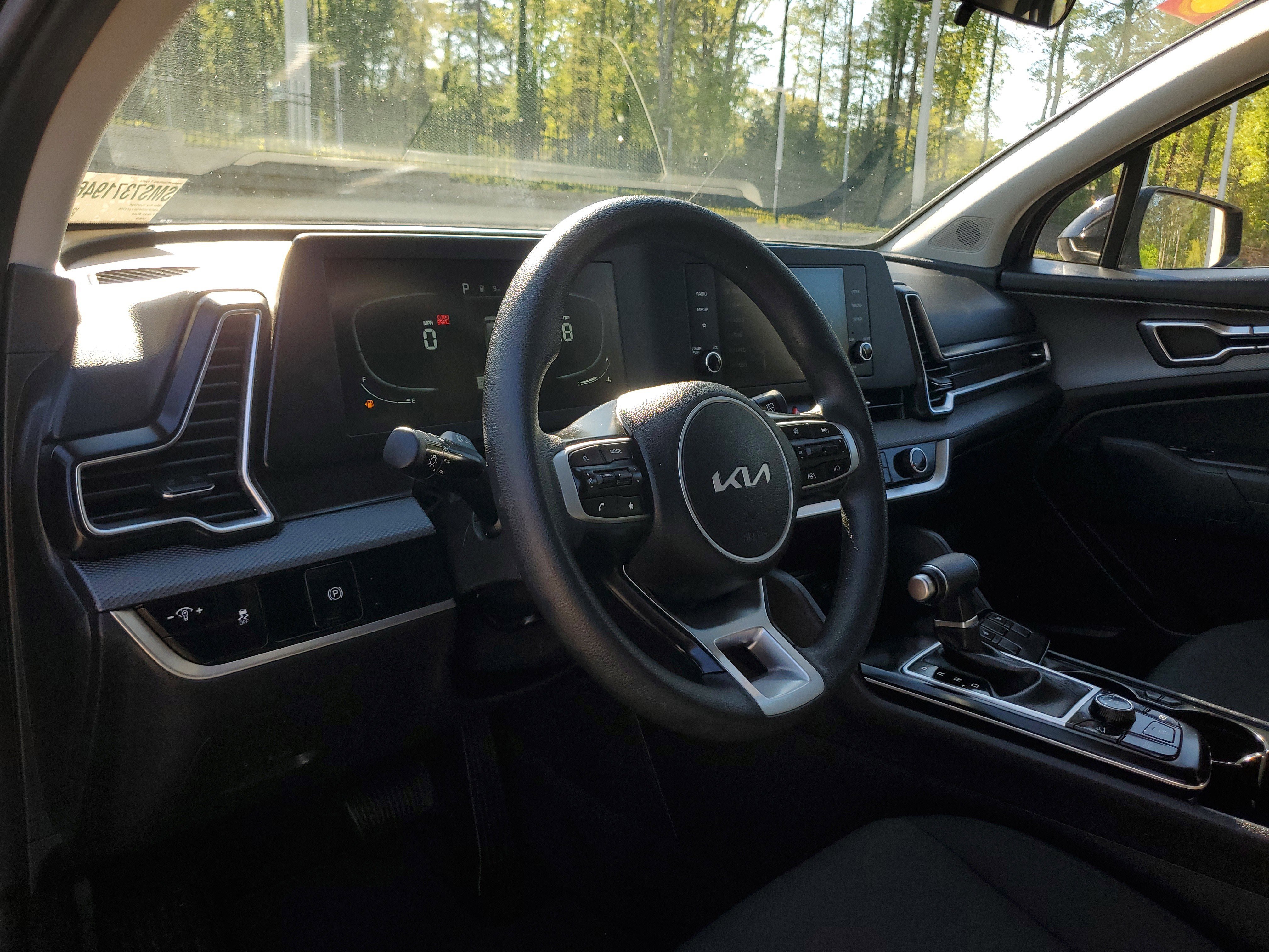 Used 2025 Kia Sportage LX image 16