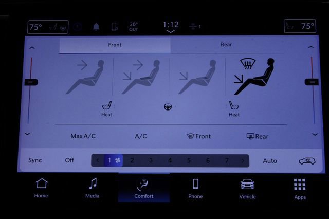 Used 2024 Chrysler Pacifica Touring-L image 40