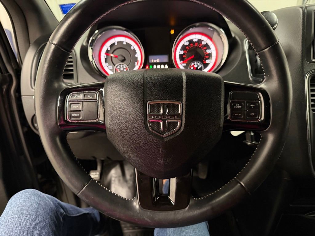 Used 2016 Dodge Grand Caravan SE image 32