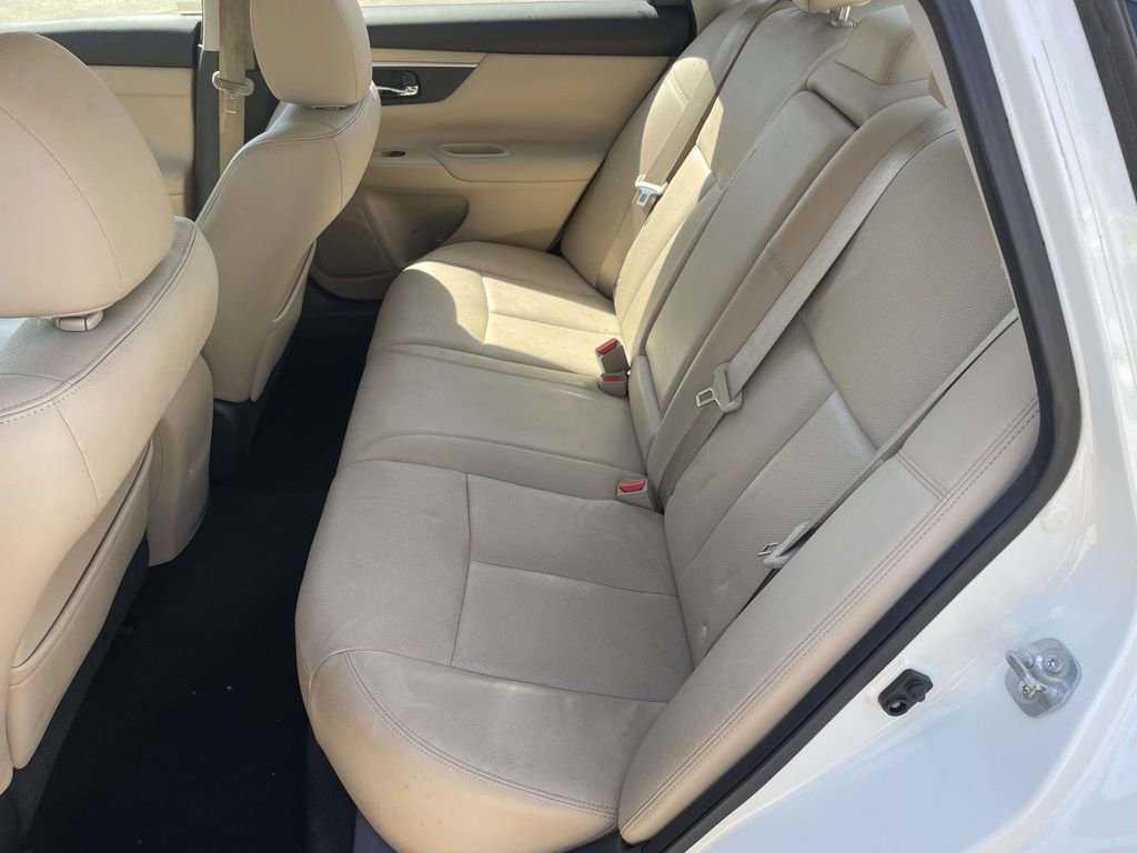 Used 2016 Nissan Altima 2.5 SL w/ 2.5 Technology w/LED Package FWD image 12