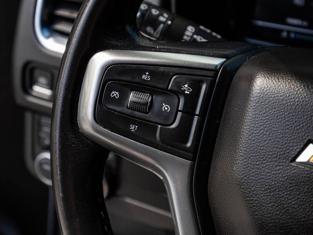 Used 2022 Chevrolet Suburban LT AWD/4WD image 21