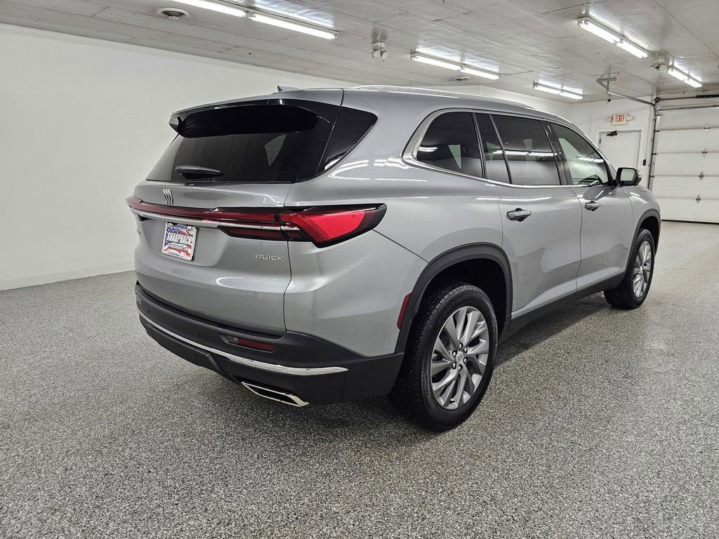 Used 2025 Buick Enclave Preferred image 4