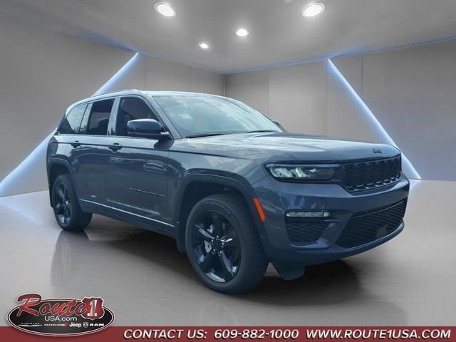 Used 2024 Jeep Grand Cherokee Limited w/ Black Appearance Package AWD/4WD image 1