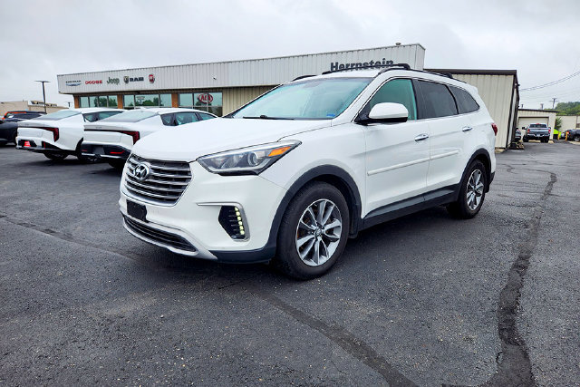 Used 2017 Hyundai Santa Fe SE AWD/4WD image 3