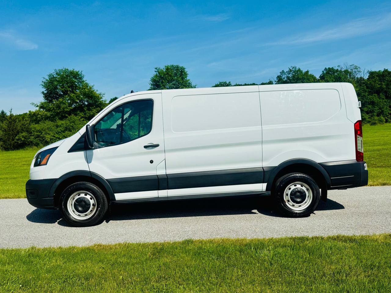 Used 2020 Ford Transit 250 Low Roof RWD image 2