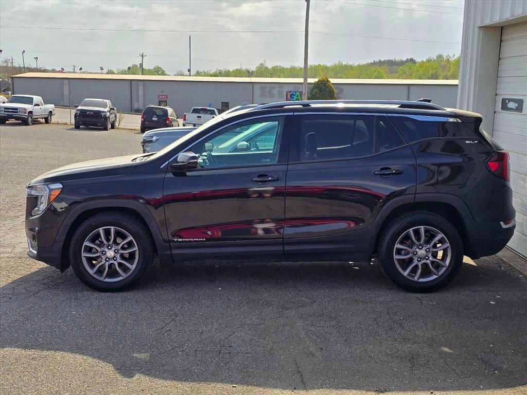 Used 2023 GMC Terrain SLT image 11