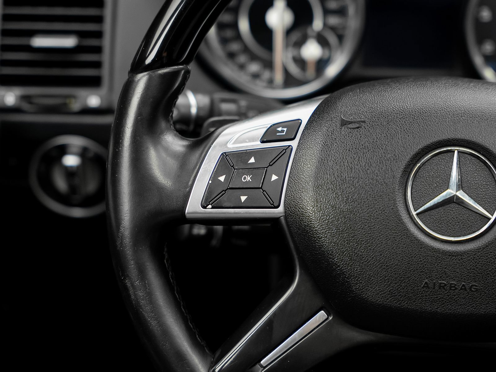 Used 2015 Mercedes-Benz G 63 AMG 4MATIC image 48