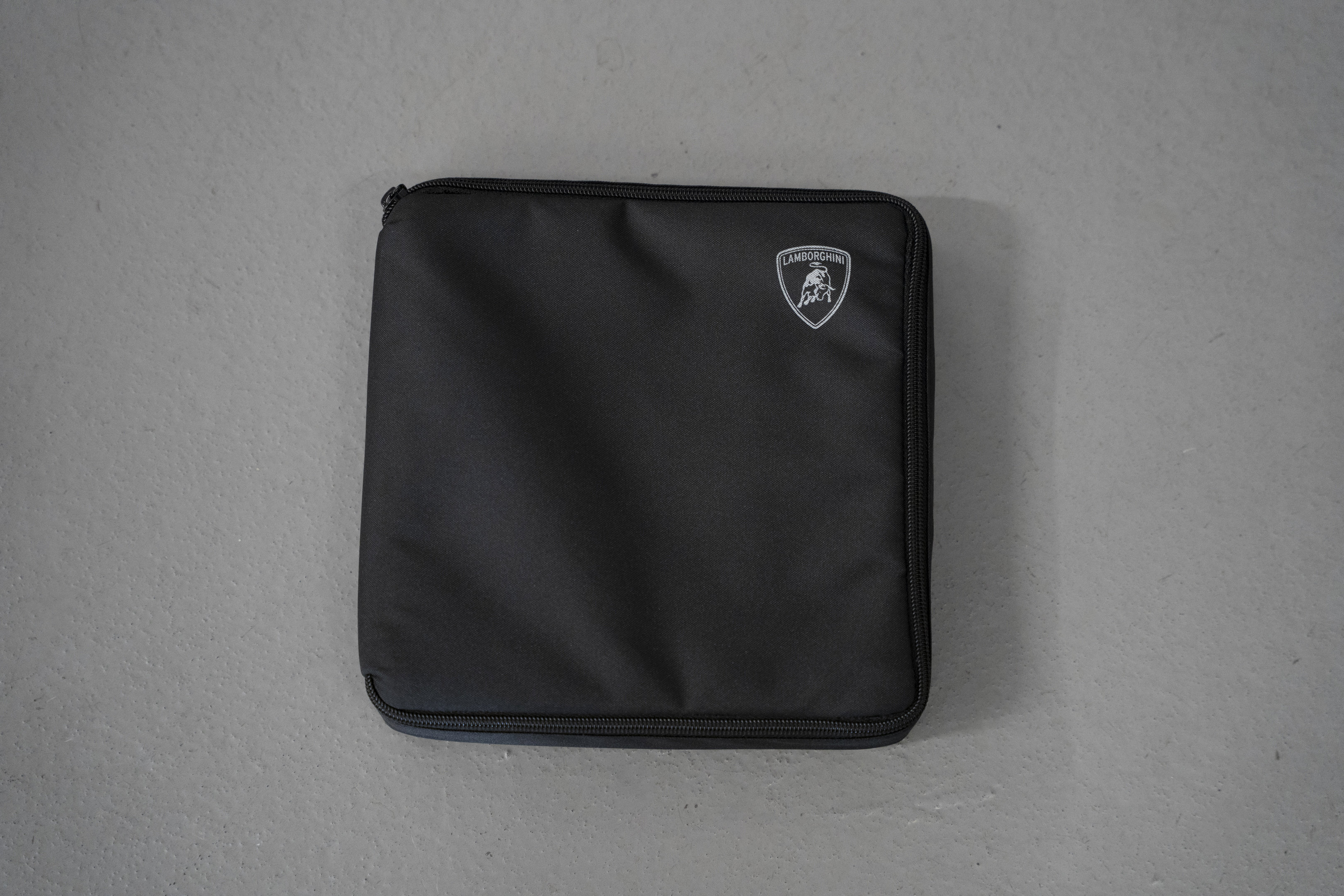 Used 2025 Lamborghini Urus SE AWD/4WD image 51
