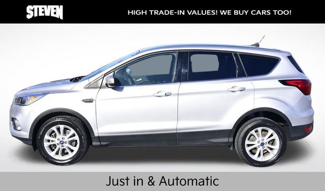 Used 2019 Ford Escape SE image 2