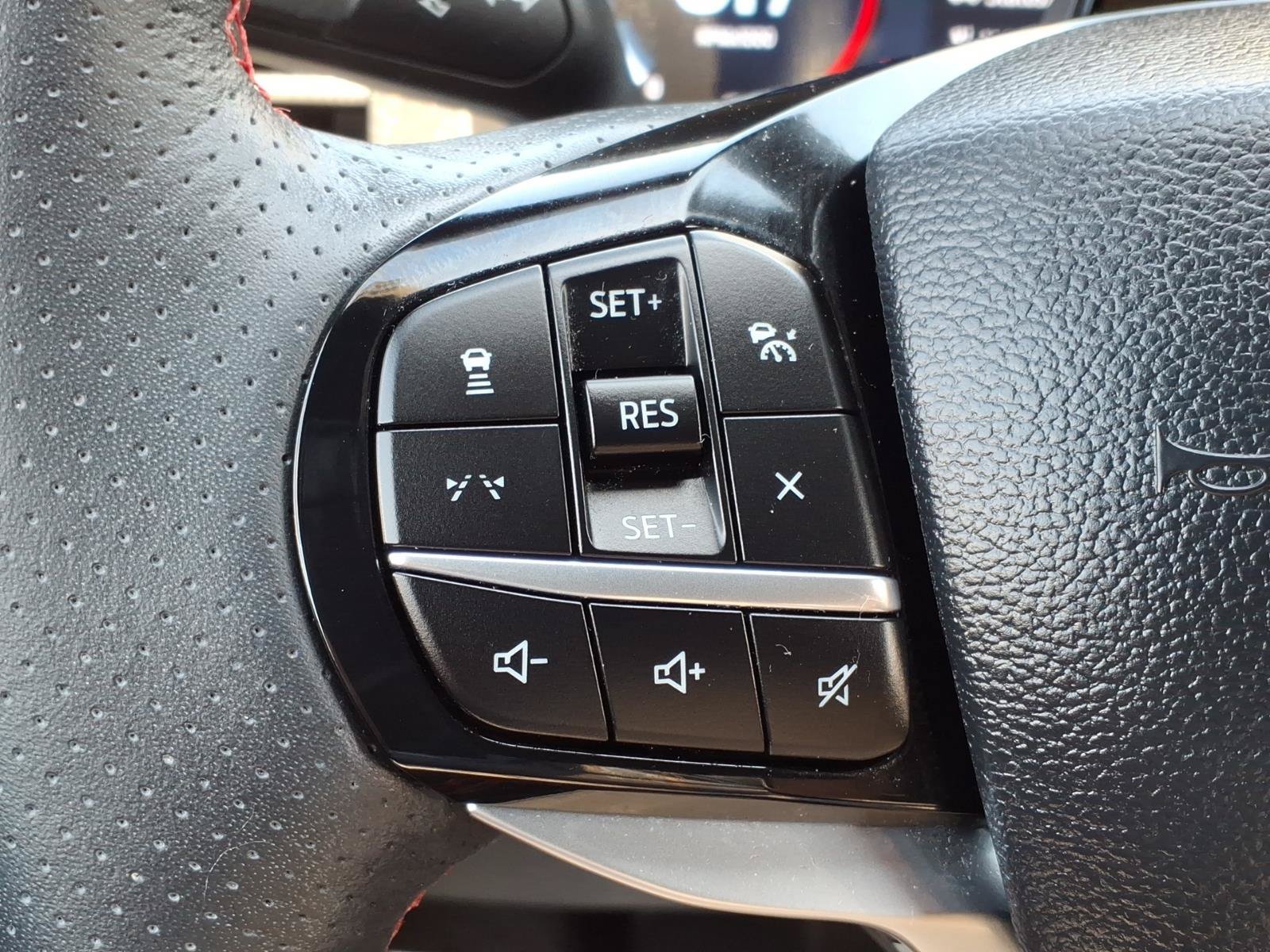 Certified 2025 Ford Explorer ST-Line w/ Premium Package AWD/4WD image 13