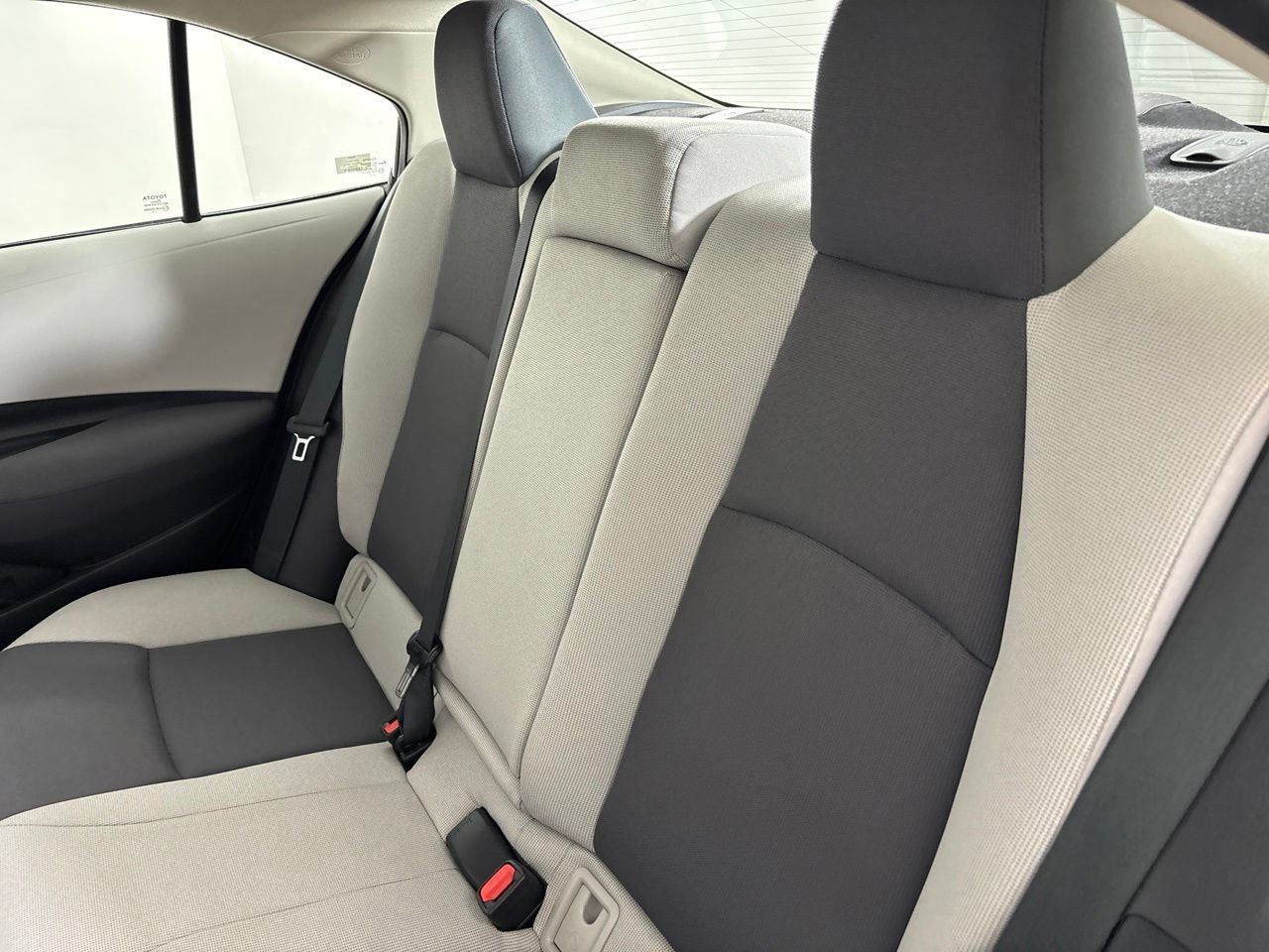 Used 2025 Toyota Corolla LE FWD image 24