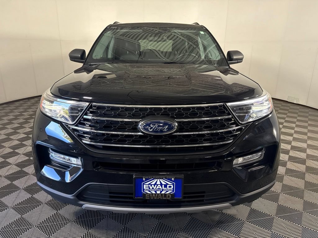 Used 2023 Ford Explorer XLT w/ Equipment Group 202A AWD/4WD image 4