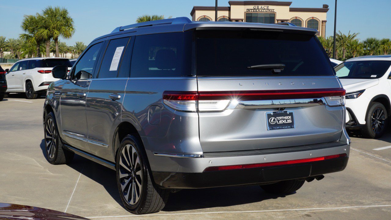 Used 2023 Lincoln Navigator Reserve image 8