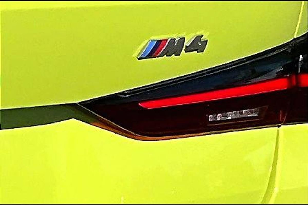 Used 2021 BMW M4 Coupe w/ Executive Package image 23