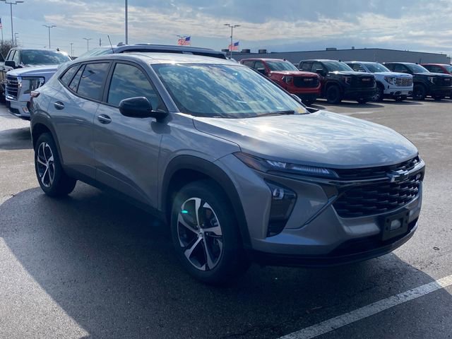 Certified 2024 Chevrolet Trax RS w/ Driver Confidence Package image 10