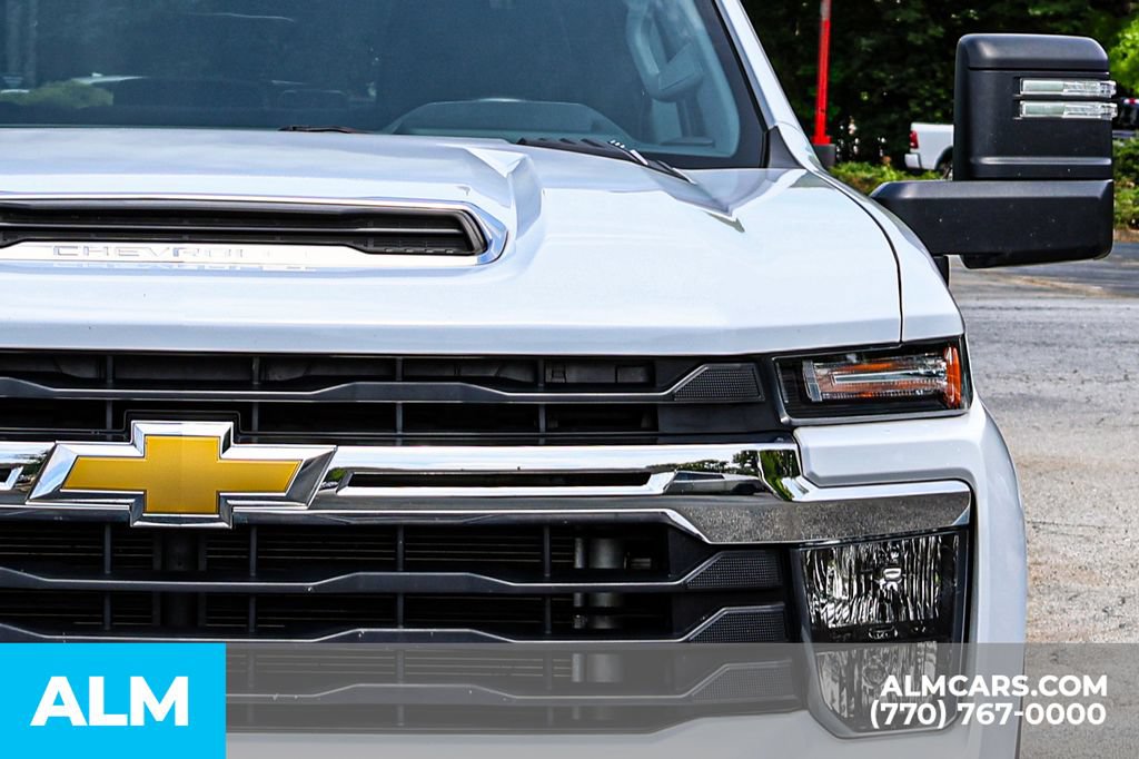 Used 2025 Chevrolet Silverado 2500 LT w/ Convenience Package AWD/4WD image 14