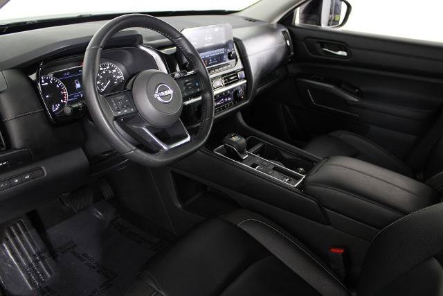 Certified 2023 Nissan Pathfinder SL w/ Black Appearance Package FWD image 20