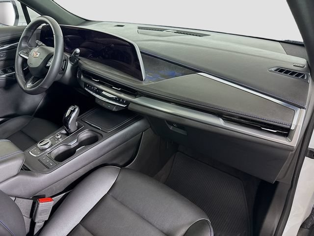 Used 2024 Cadillac XT4 Sport w/ Trailering Package AWD/4WD image 27