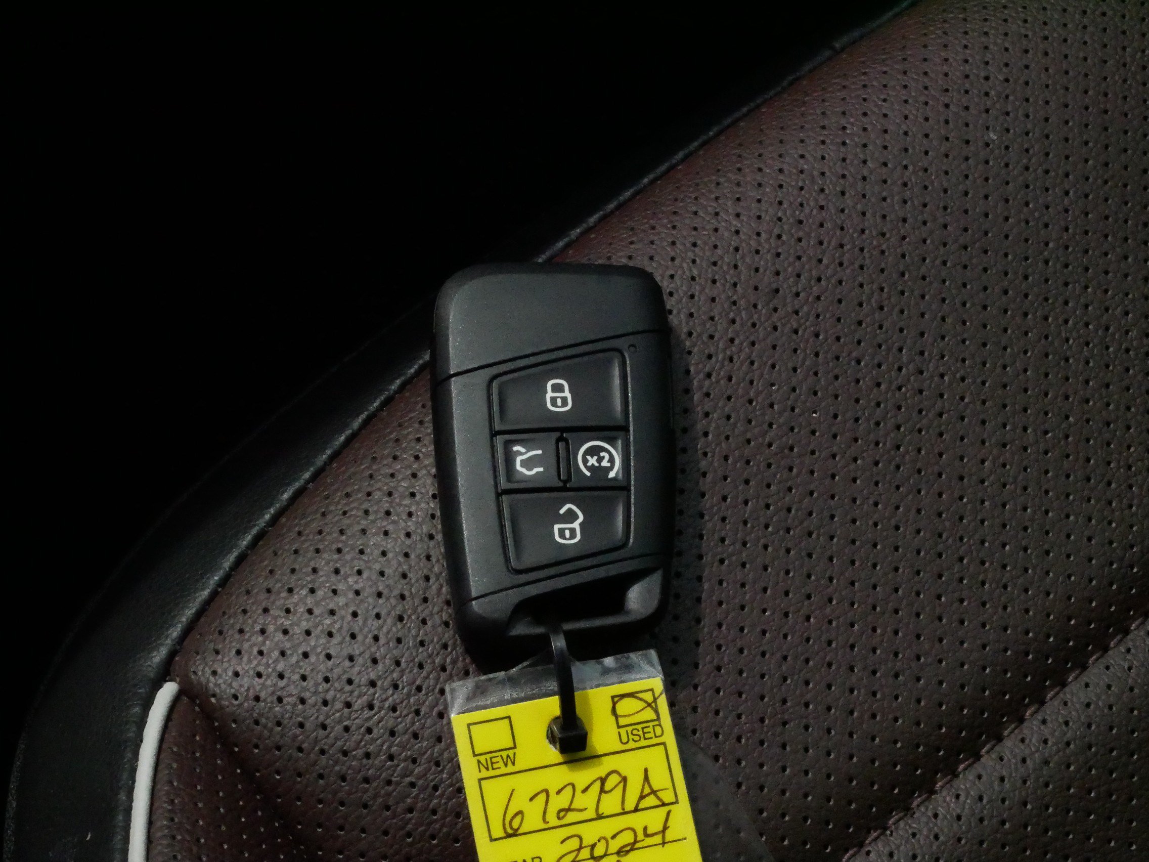 Certified 2024 Volkswagen Tiguan SEL R-Line w/ MDO Package, Two-Row AWD/4WD image 34