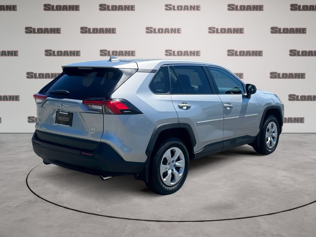 Used 2023 Toyota RAV4 LE AWD/4WD image 5