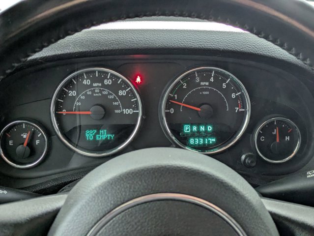 Used 2017 Jeep Wrangler Unlimited Sahara w/ Connectivity Group image 10