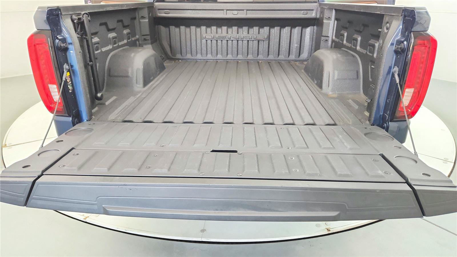 Used 2023 GMC Sierra 1500 Denali AWD/4WD image 43
