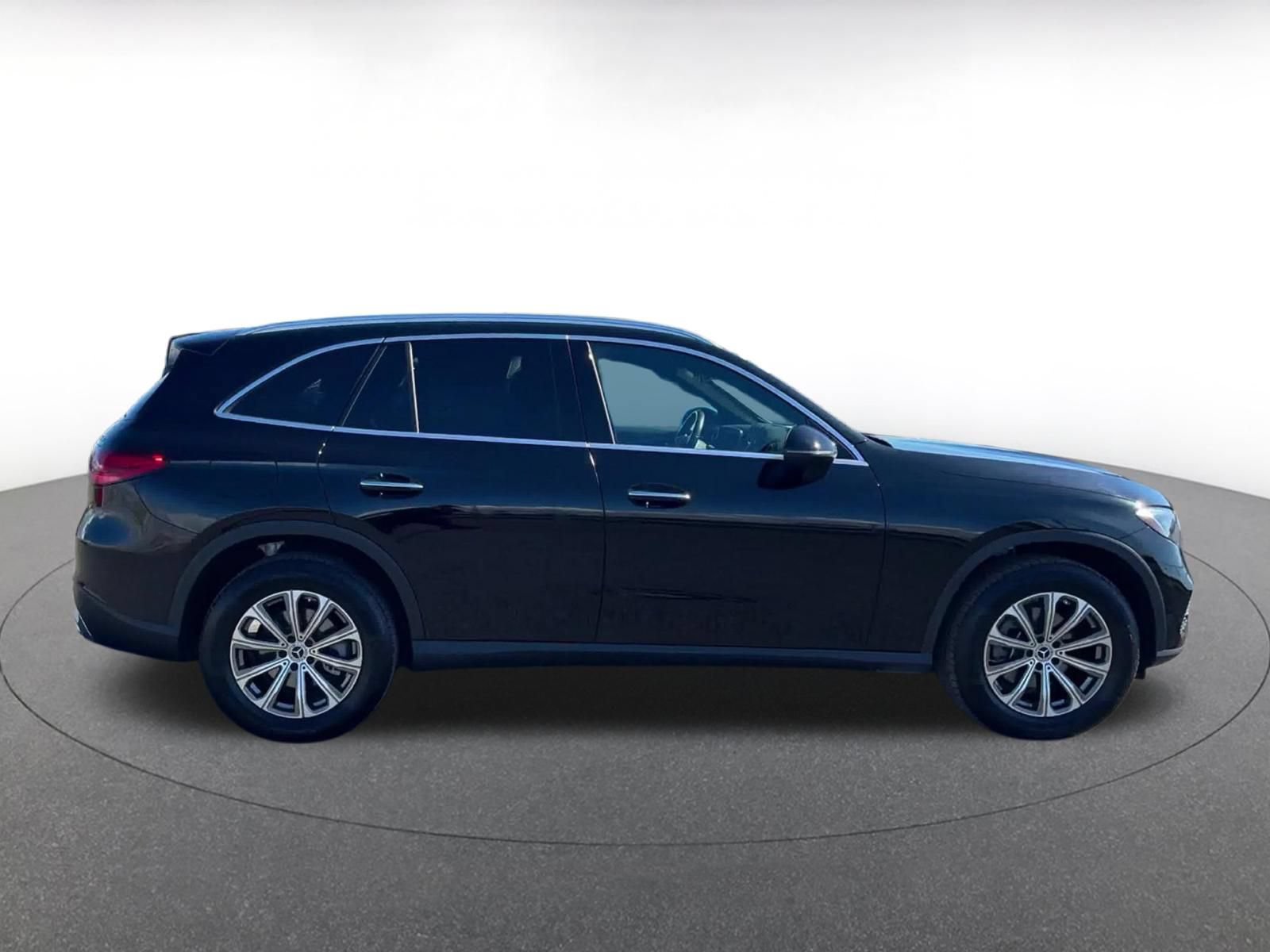 Used 2024 Mercedes-Benz GLC 300 4MATIC image 15