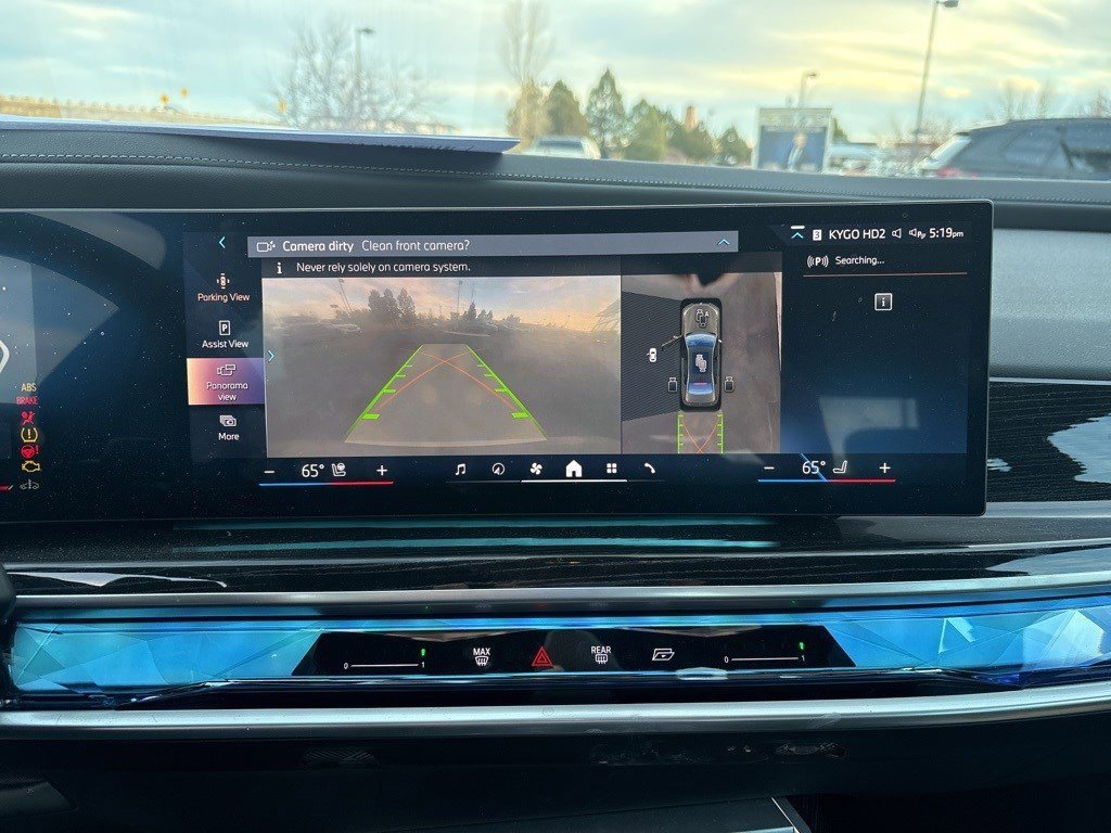 Used 2023 BMW 760i xDrive w/ Luxury Rear Seating Package image 15