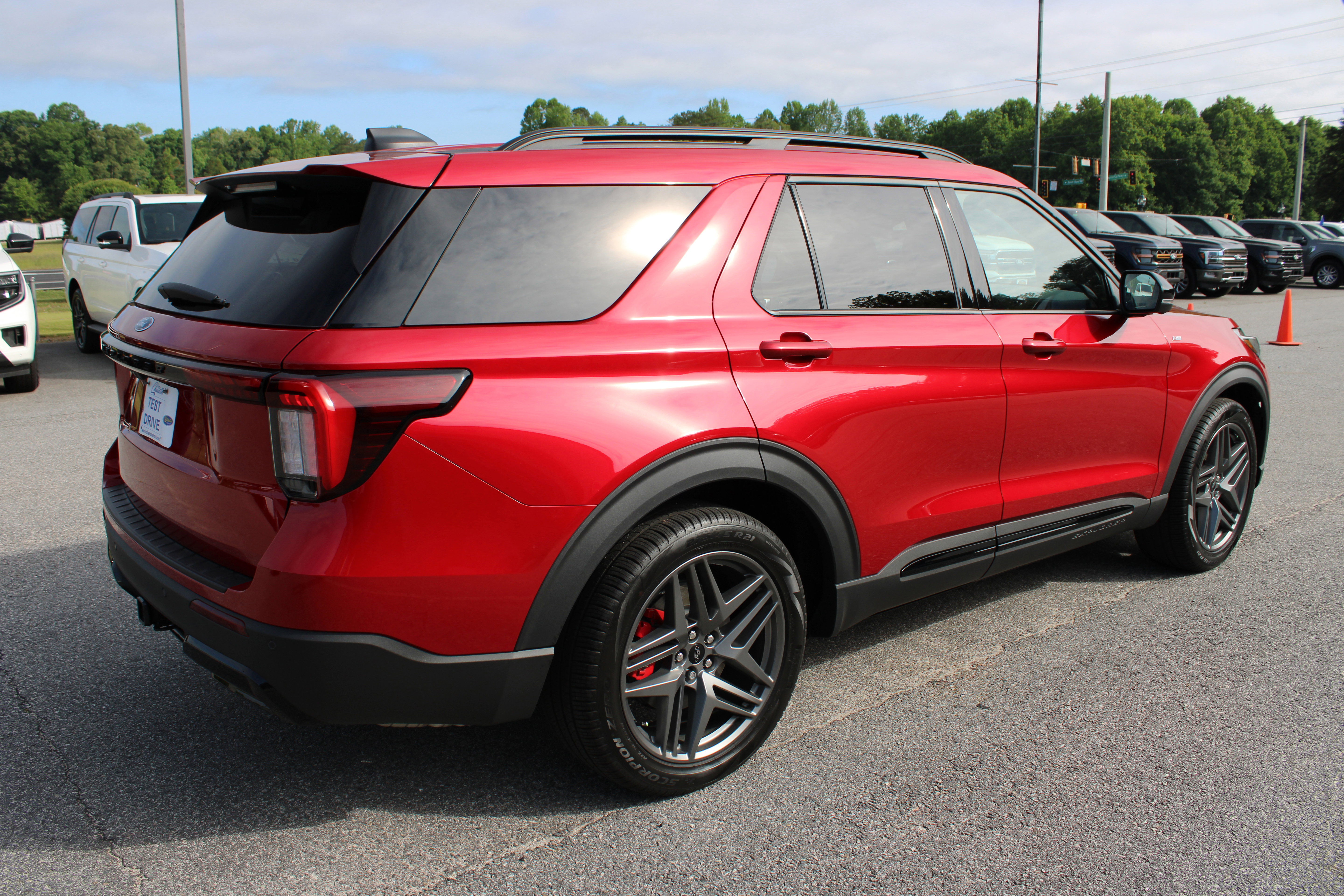 Used 2026 Ford Explorer ST-Line w/ ST-Line Street Pack RWD image 6