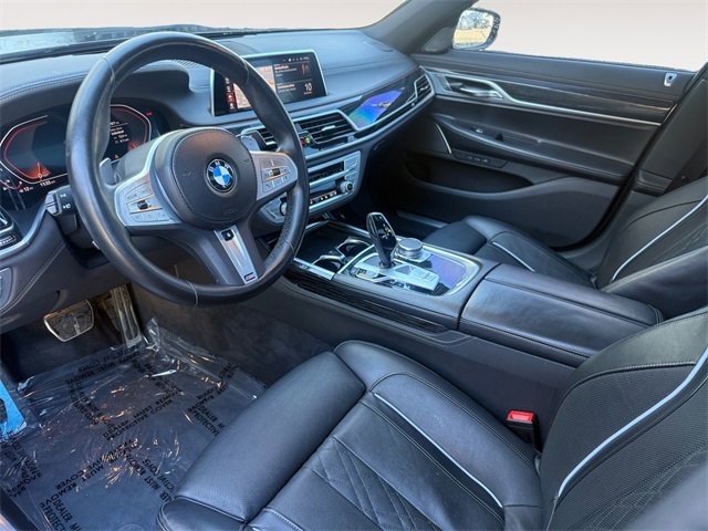 Used 2022 BMW 740i w/ M Sport Package image 16