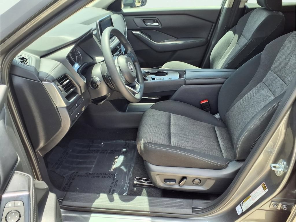 Used 2024 Nissan Rogue SV FWD image 19