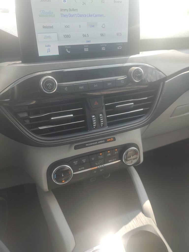 Used 2025 Ford Escape Active AWD/4WD image 10
