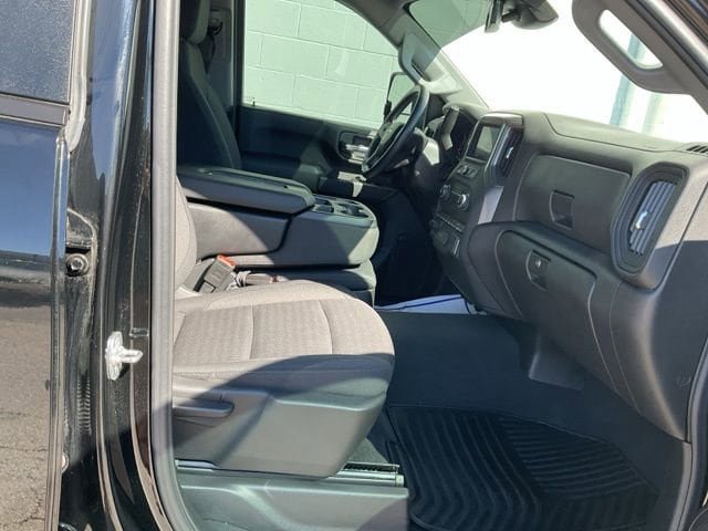 Used 2025 Chevrolet Silverado 2500 Custom w/ Custom Value Package image 20