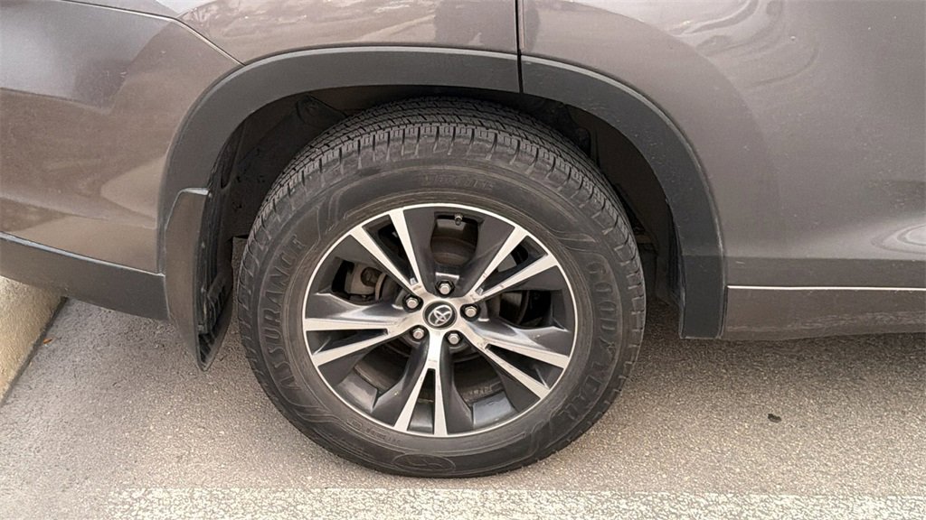 Used 2018 Toyota Highlander Plus image 9