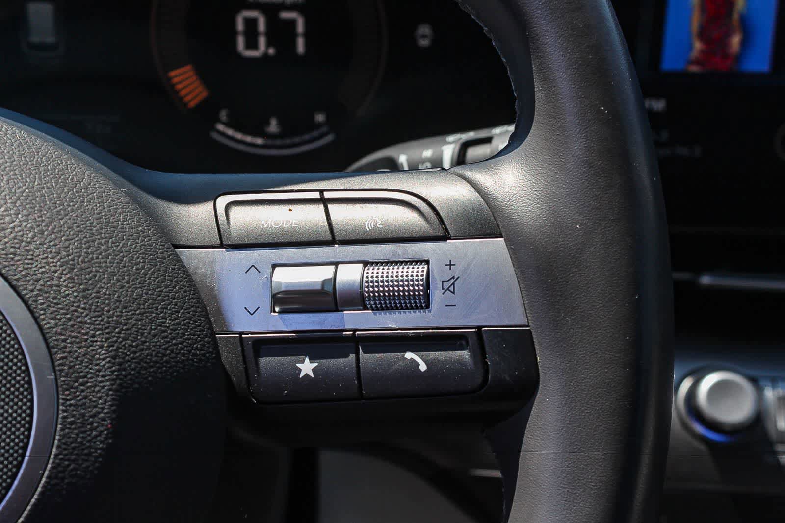 Certified 2024 Hyundai Kona SEL AWD/4WD image 32