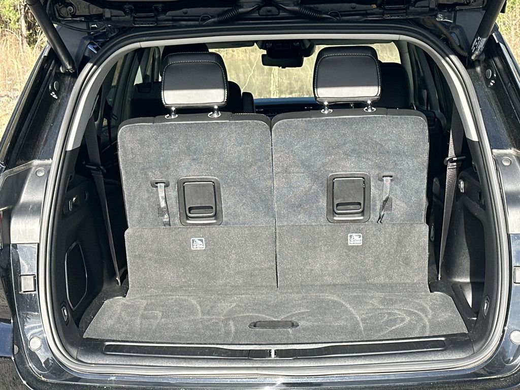 Used 2023 Jeep Grand Cherokee L Limited w/ Luxury Tech Group II image 19