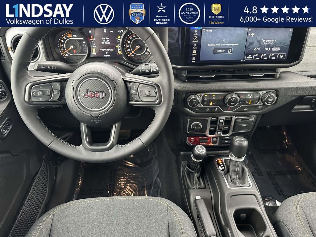 Used 2025 Jeep Wrangler Willys image 9